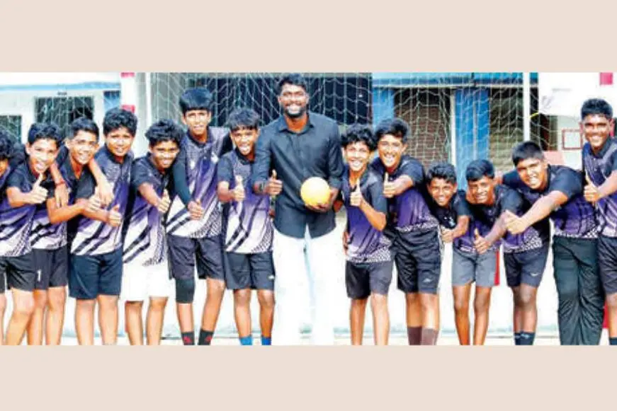 മരണത്തെ തോൽപ്പിച്ച് ബിജോയ് വീണ്ടും കളത്തിൽ; ഓരോജയവും മറഞ്ഞുപോയ കൂട്ടുകാരേ, നിങ്ങൾക്കുള്ള സ്നേഹാഞ്ജലി