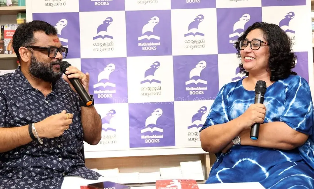 ഹരിത സാവിത്രിയും സുനീഷ് വാരനാടും 'സിന്' നോവല് ചര്ച്ചയില്