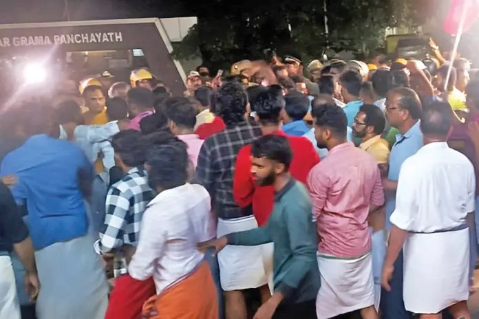 'തലകുത്തിനിന്ന്' തിരഞ്ഞെടുപ്പു പ്രചാരണം സംഘര്ഷത്തിൽ കലാശിച്ചു; CPM-കോൺഗ്രസ് പ്രവർത്തകർക്ക് പരിക്ക്
