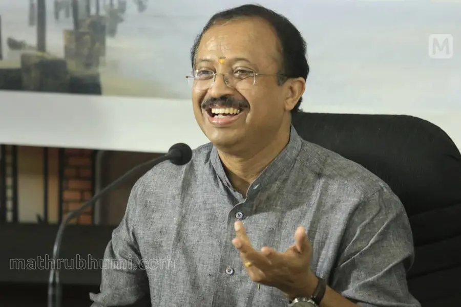 'ചായ വാങ്ങിക്കൊടുക്കാൻ വെച്ചയാളാണോ കോടികൾക്ക് കാവലിരുന്നത്'; കൊടകരയിൽ പരിഹാസവുമായി വി.മുരളീധരൻ