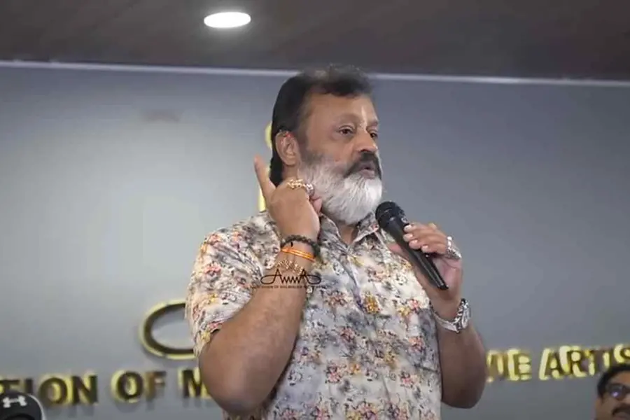 ഈ സിംഹത്തെ എനിക്കുവേണം, ഇത് ഞാനിങ്ങെടുക്കുവാ..! 'അമ്മ' മീറ്റിങ്ങിനിടെ സുരേഷ് ഗോപിയുടെ വൈറല്‍ ഡയലോഗ്