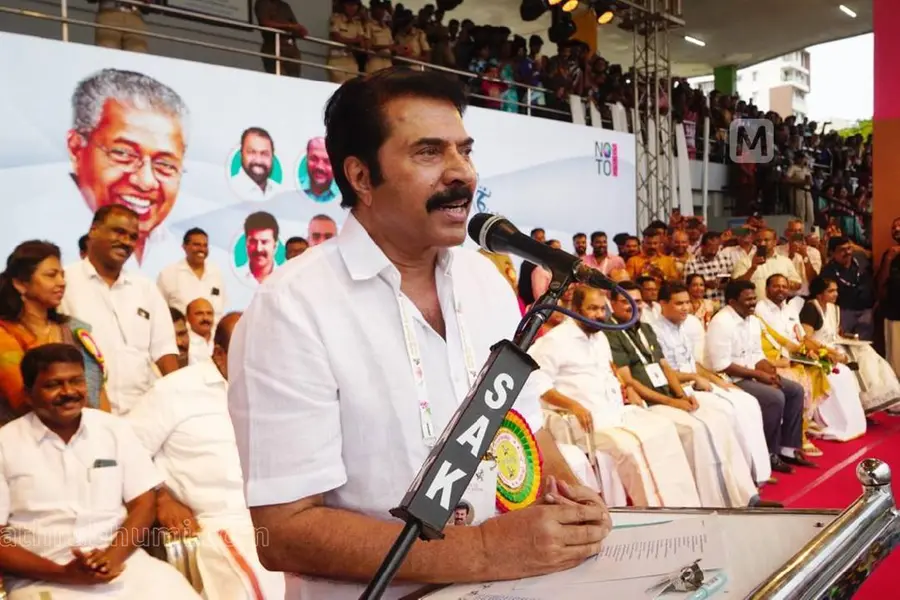 കോട്ടയംകാരുടെ മമ്മൂക്കാ വിളി, 'അശോക് രാജി'നെ അനുസ്മരിപ്പിച്ച് മെഗാതാരം; കൊച്ചിയെ കളറാക്കിയ മേള