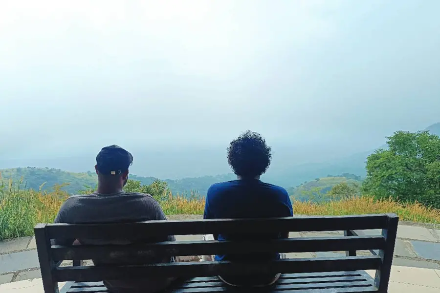 കൊടിക്കുത്തിമലയില് സഞ്ചാരികളെ കാത്ത് തണുപ്പുംകോടയും