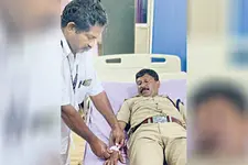 ഗുണ്ടാസംഘത്തിന്റെ ജന്മദിനാഘോഷത്തിനിടെ ആക്രമണം; ആറ് പോലീസുകാർക്ക് പരിക്ക്, 12 ഗുണ്ടകൾ രക്ഷപ്പെട്ടു