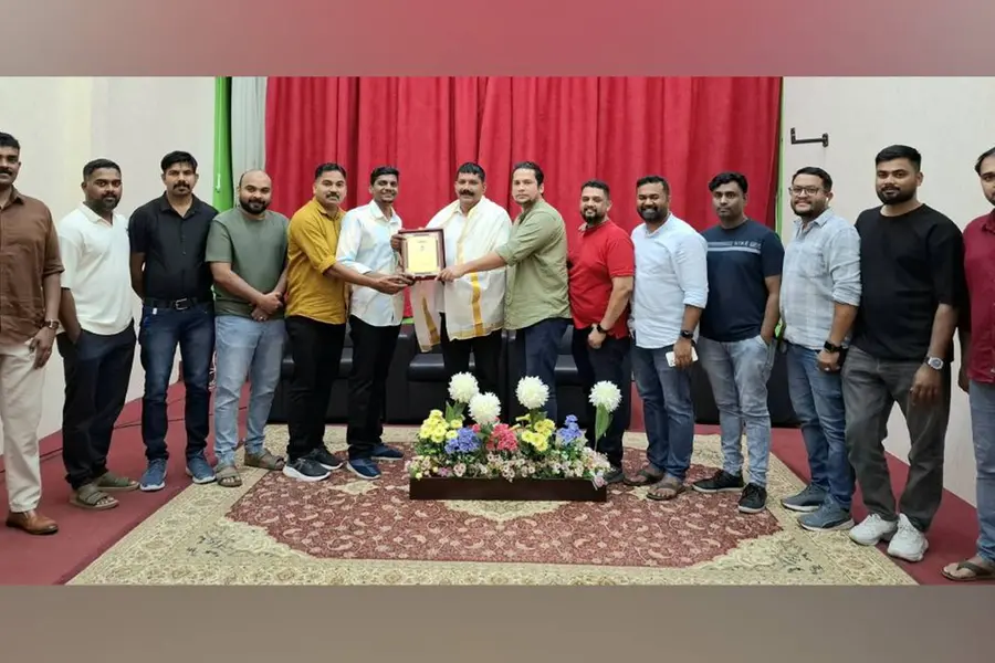 സലാം മമ്പാട്ടുമൂലയെ കനോലി നിലമ്പൂര് കൂട്ടായ്മ ആദരിച്ചു