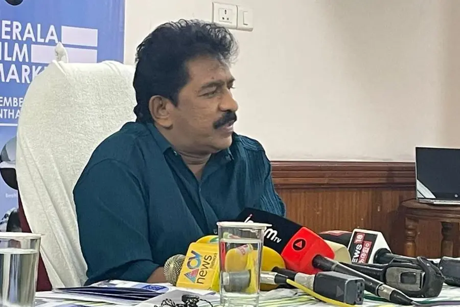 പല മലയാളം സീരിയലുകളും എൻഡോസൾഫാൻ പോലെ മാരകമെന്ന് പ്രേംകുമാർ