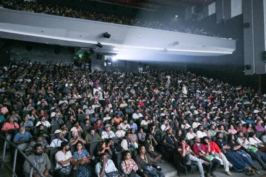 900 പേര്‍ക്കിരിക്കാവുന്ന തിയേറ്ററില്‍ 1300 പേര്‍! 'ഫെമിനിച്ചി ഫാത്തിമ' മേളയില്‍ മെഗാഹിറ്റ്