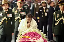 മന്‍മോഹന്‍ സിങ്ങിന് വിടനല്‍കി രാജ്യം; ഔദ്യോഗിക ബഹുമതികളോടെ സംസ്‌കരിച്ചു
