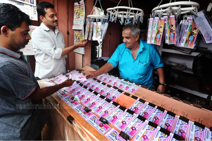 ഭാഗ്യശാലിയെ ഇന്നറിയാം; 12 കോടി രൂപയുടെ പൂജ ബംപര് നറുക്കെടുപ്പ് ഉച്ചയ്ക്ക് 2-ന്