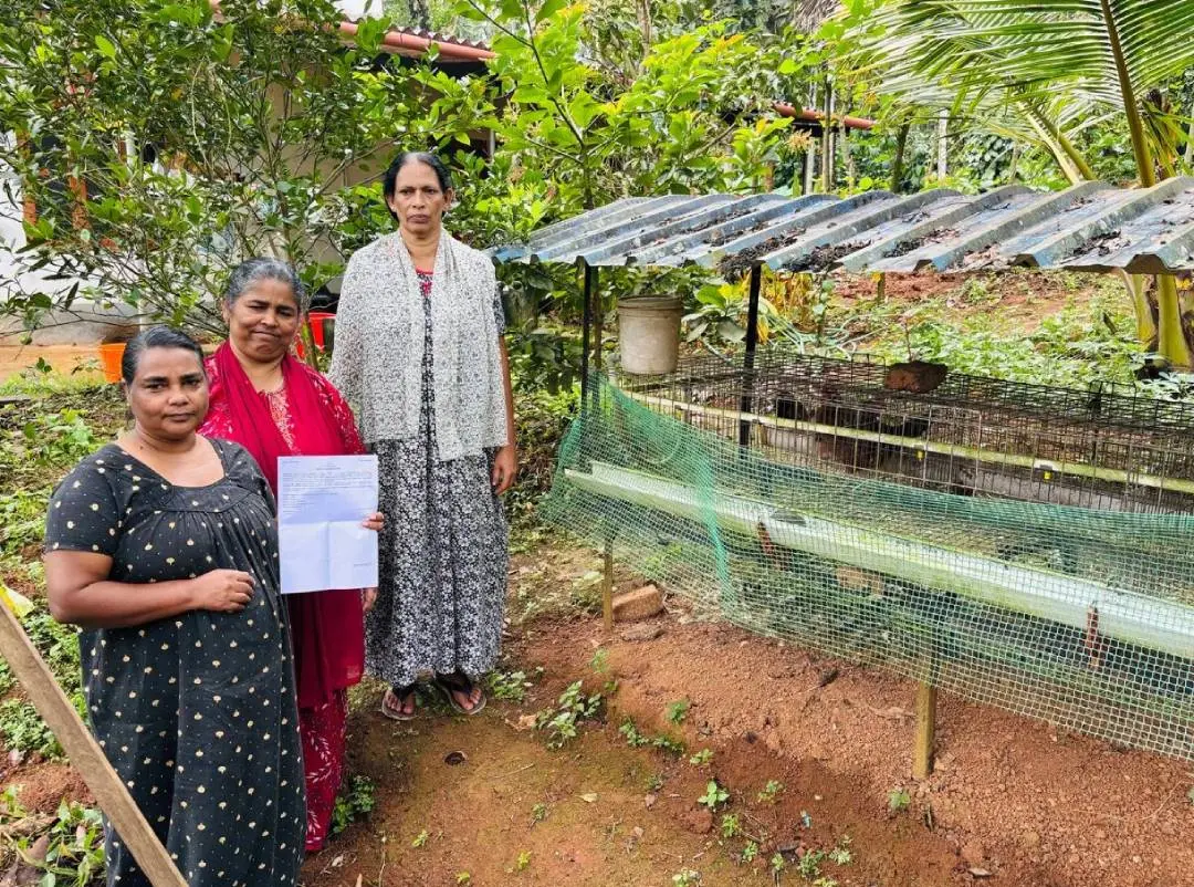 ജപ്തി നോട്ടീസുമായി വീട്ടമ്മമാര്