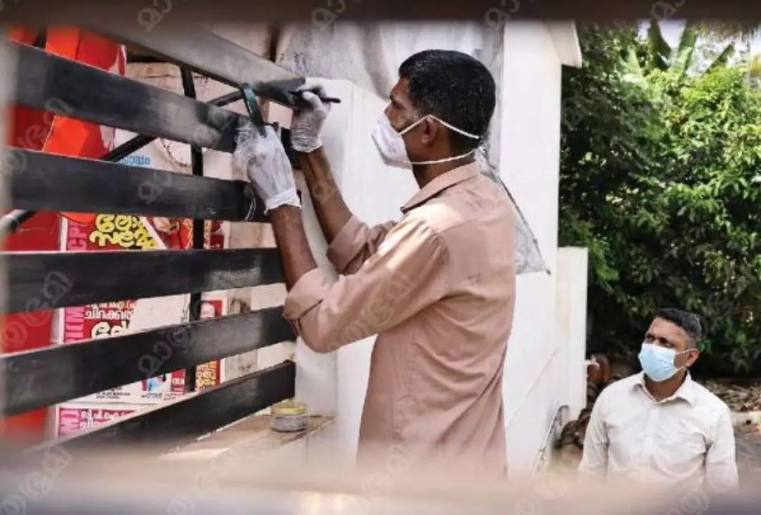അഷ്റഫിന്റെ വീട്ടില് നിന്നും തെളിവുകള് ശേഖരിക്കുന്നു