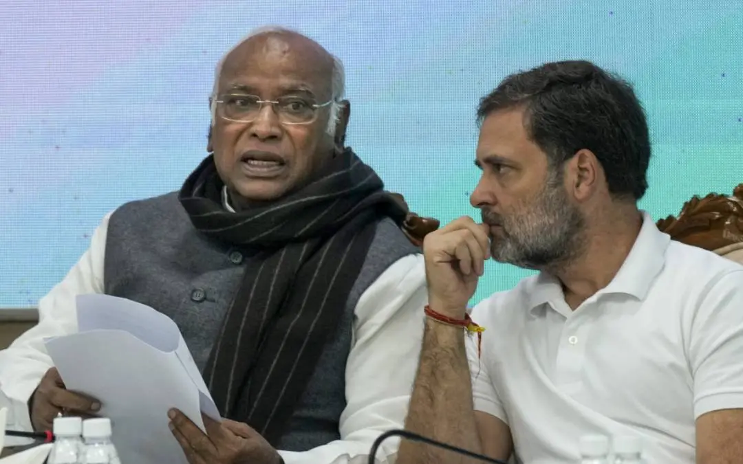മല്ലികാര്ജുന് ഖാര്ഗെയും രാഹുല്ഗാന്ധിയും | Photo: PTI