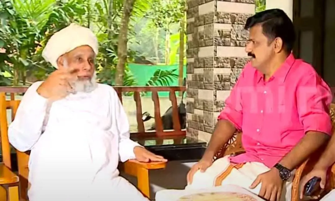 സന്ദീപ് വാര്യര്‍ ജിഫ്രി മുത്തുക്കോയ തങ്ങളെ സന്ദര്‍ശിച്ചപ്പോള്‍