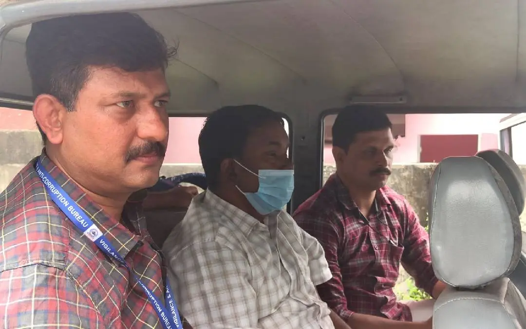 ഡെപ്യൂട്ടി തഹസിൽദാർ സുഭാഷ്കുമാറിനെ വിജിലൻസ് അറസ്റ്റുചെയ്തപ്പോൾ