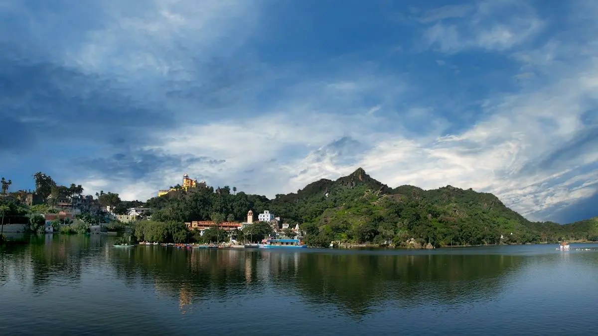 നക്കി തടാകം | Photo: https://x.com/my_rajasthan