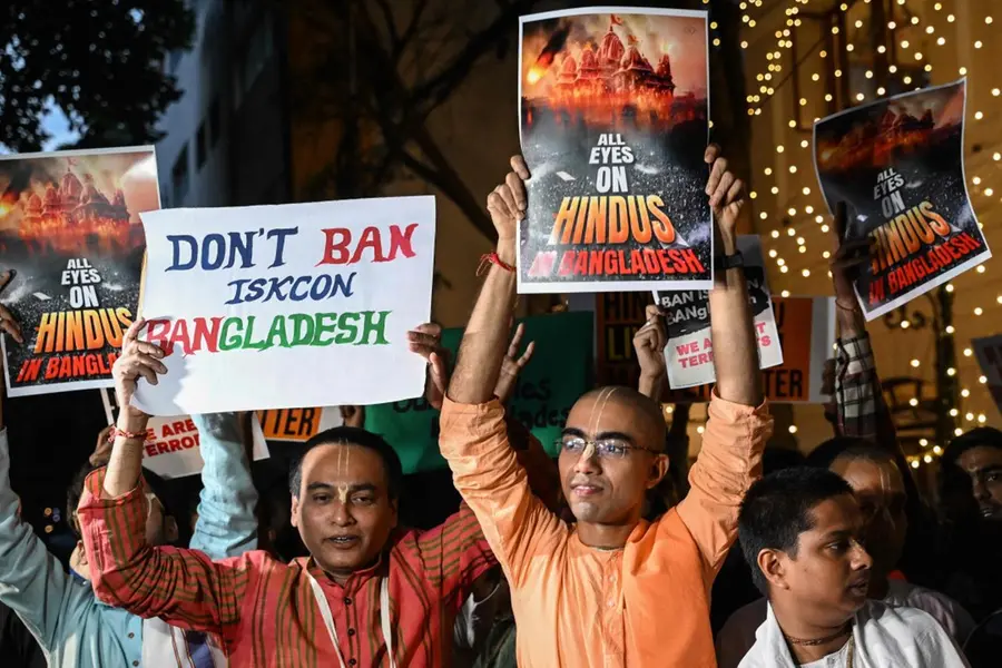 ഇന്ത്യയിലേക്ക് പുറപ്പെട്ട ഇസ്കോണ് അംഗങ്ങളെ അതിര്ത്തിയില് തടഞ്ഞ് ബംഗ്ലാദേശ് അധികൃതര്