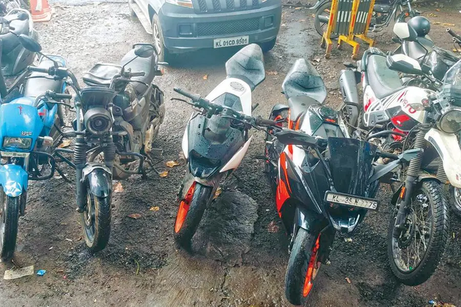 ക്യാമറകളെ പറ്റിക്കാൻ നോക്കേണ്ട; പ്രത്യേക ഡ്രൈവ് തുടങ്ങി തിരുവനന്തപുരം സിറ്റി ട്രാഫിക് പോലീസ്