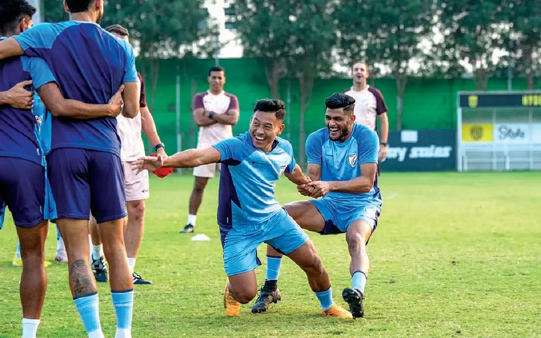 പരിശീലനത്തിന്റെ ഇടവേളയില് ഇന്ത്യന് താരങ്ങള്