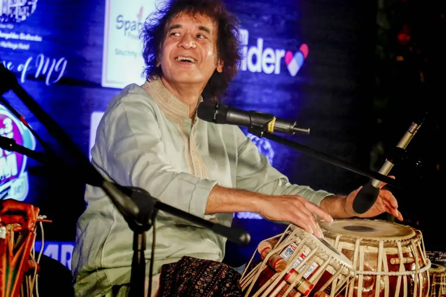 'വാഹ് ഉസ്താദ് വാഹ്'; 12-ാം വയസ്സില് തുടങ്ങിയ താളവിസ്മയം, മാന്ത്രികവിരലുകളില് പിറന്ന തബലപ്പെരുക്കം
