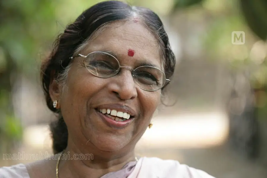 എഴുത്തുകാരിയുടെ 'ഒസ്യത്ത്' യാഥാര്‍ഥ്യമായി; പി. വത്സലയുടെ 3000 പുസ്തകങ്ങള്‍ വായനശാലകള്‍ക്ക് കൈമാറി