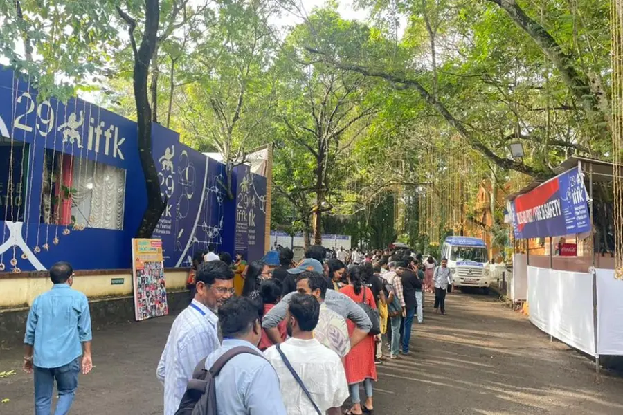 വീണ്ടുമൊരു കാഴ്ചക്കാലം; ഡെലിഗേറ്റുകള്‍ക്കായി കെ.എസ്.ആര്‍.ടി.സി.യുടെ ഇ-ബസുകള്‍