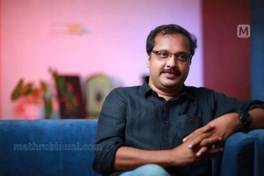 'ക്രിസ്മസ് രാവിലൊന്നുചേര്‍ന്നുപാടാം....' ഹിറ്റായി ഡൊണാള്‍ഡിന്റെ ഗാനം