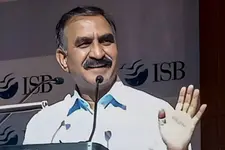 ആദ്യം സമൂസ, ഇപ്പോള്‍ വിരുന്നില്‍ കാട്ടുകോഴി കറിവെച്ച് വിളമ്പിയെന്ന് ആരോപണം; സുഖ്‌വീന്ദര്‍ വെട്ടില്‍