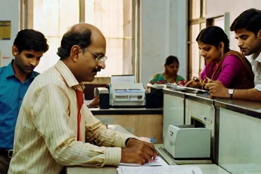 ബാങ്കിങ് അനുഭവത്തിനും പലിശയുണ്ടോ? ഒരേ ബാങ്ക്, പല മനസ്, വിവിധ കഷ്ടപ്പാടുകള്