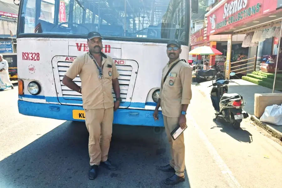 യാത്രക്കാരന് പുതുജീവനേകി ആനവണ്ടി; നെഞ്ചുവേദന വന്ന ഹൃദ്രോഗിയെ KSRTC ബസിൽ ആശുപത്രിയിലെത്തിച്ചു