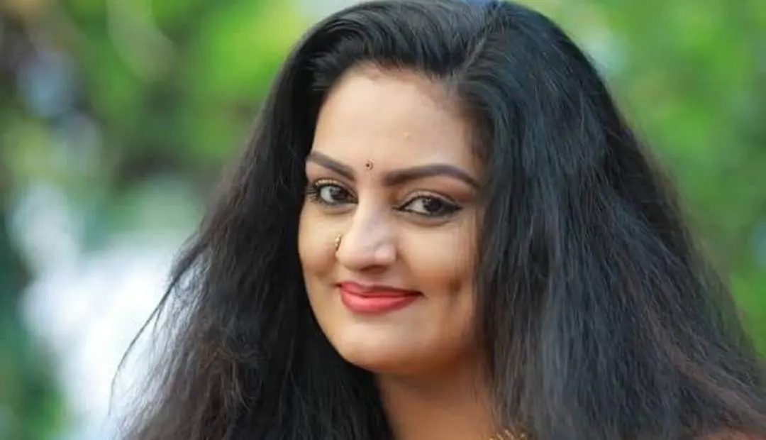 നടി സുചിത്ര | Photo:Facebook:Suchithra Nair Official