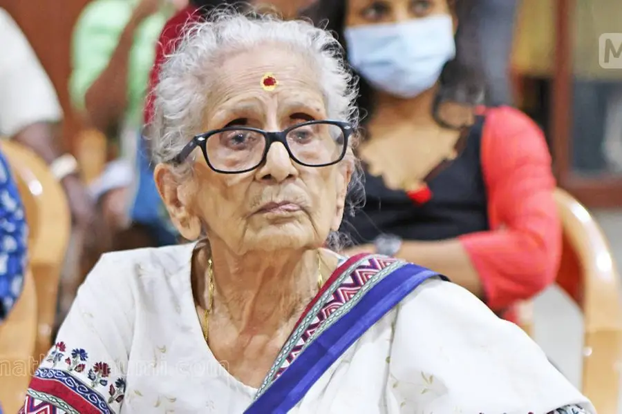 പ്രിയദർശിനി സാഹിത്യപുരസ്കാരം എം. ലീലാവതിക്ക്
