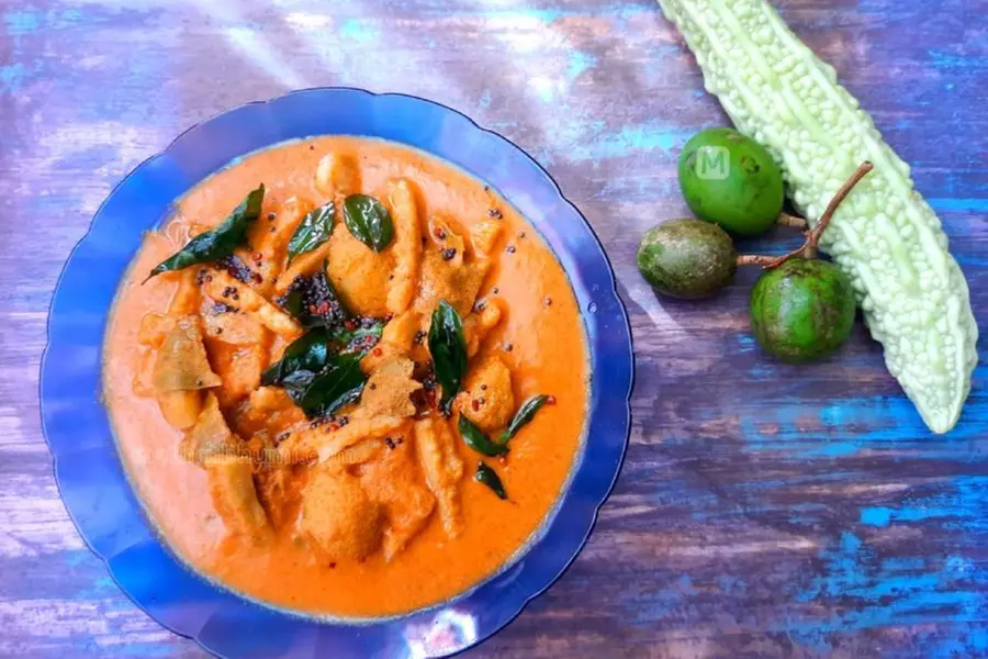 കയ്പ്പും പുളിയും ചേര്ന്നൊരു വിഭവം; പാവയ്ക്ക-അമ്പഴങ്ങ ഘശി