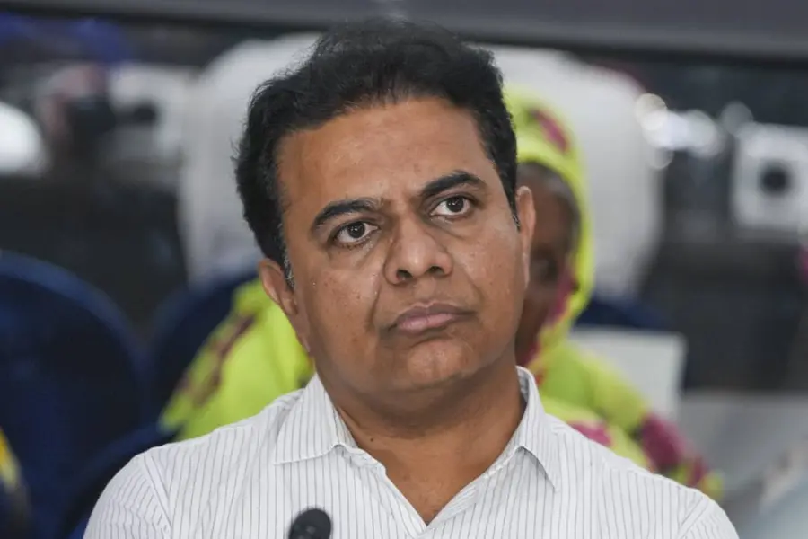 കളക്ടറേറ്റ് കയ്യാങ്കളി: BRS എംഎൽഎ അറസ്റ്റിൽ; പിന്നാലെ കെടിആറിനെ വീട്ടുതടങ്കലിലാക്കി രേവന്ത് സർക്കാർ