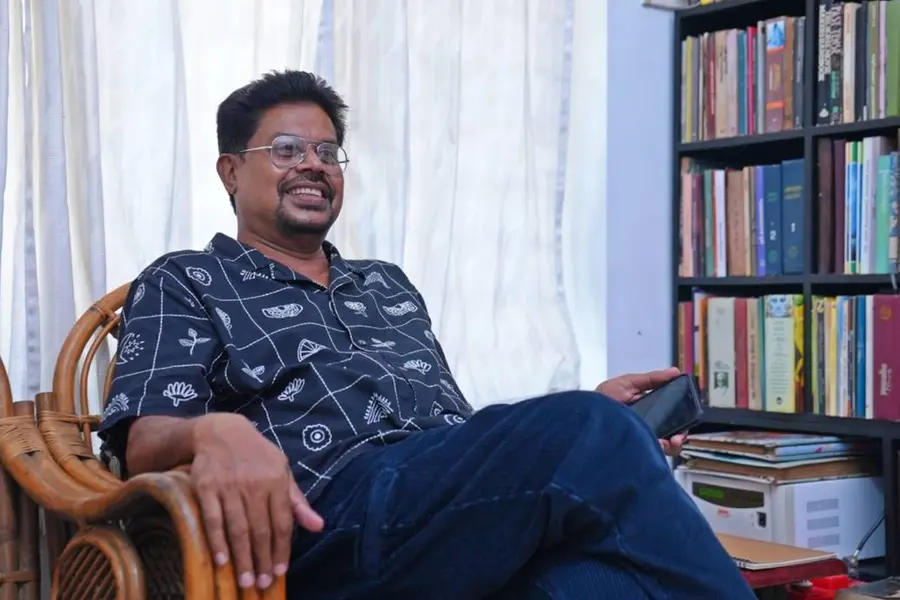 'ഒരുത്തന് ജീവിതത്തില് പാട്ട് മാത്രമേ എഴുതിയിട്ടുള്ളൂവെന്ന് പറയുന്നത് വളരെ ബോറല്ലേ?'