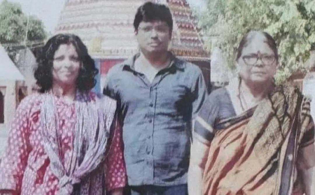 മനീഷ് വിജയും കുടുംബവും