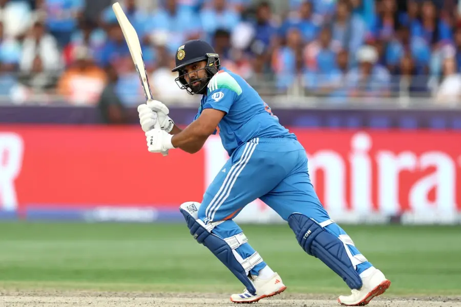 തുടര്ച്ചയായ രണ്ടാം ഐസിസി കിരീടം, ഫൈനലിലെ ബാറ്റിങ് സ്റ്റാര്; തലയുയര്ത്തി രോഹിത്