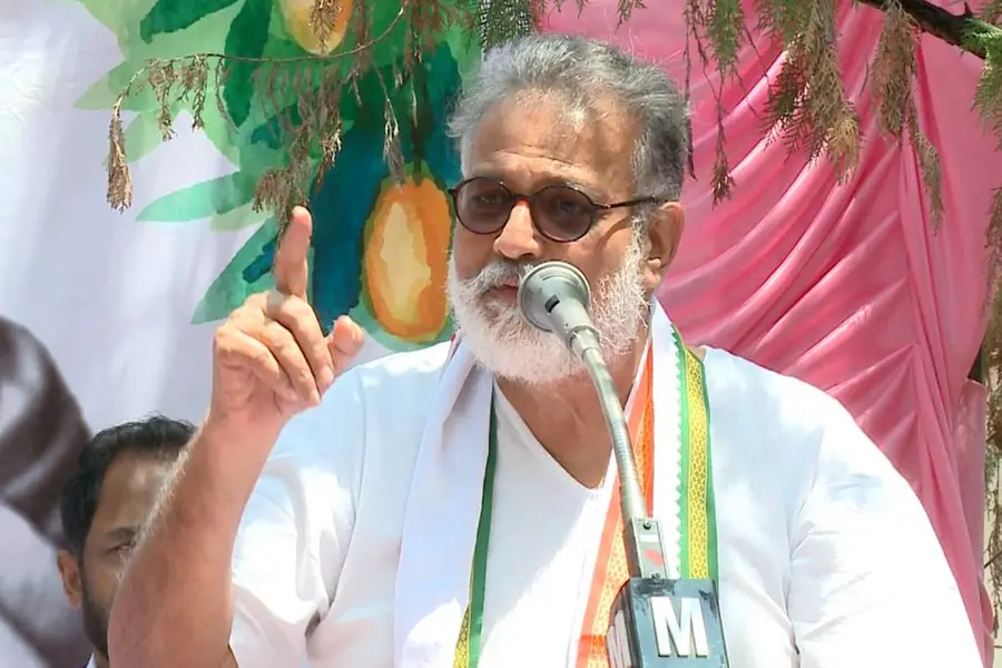'സംഘവും ബിജെപിയും രാജ്യത്തെ ബാധിച്ച അര്ബുദം'; നിലപാട് ആവര്ത്തിച്ച് തുഷാര് ഗാന്ധി