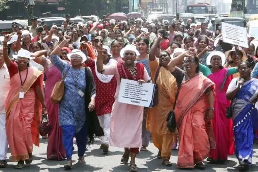 ആശ വർക്കർമാരുടെ കുടിശിക തീർക്കാൻ 120 കോടി നൽകിയെന്ന് കേന്ദ്രം, 516 കോടി ബാക്കിയെന്ന് കേരളം
