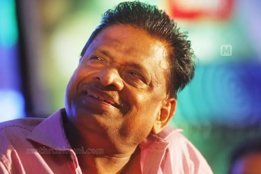 ബാബുരാജ് കവിക്ക് നേരെ കൈനീട്ടി പറഞ്ഞു: 'നല്ല ഏക്ലാസ് പാട്ട്, കൊട് കൈ'