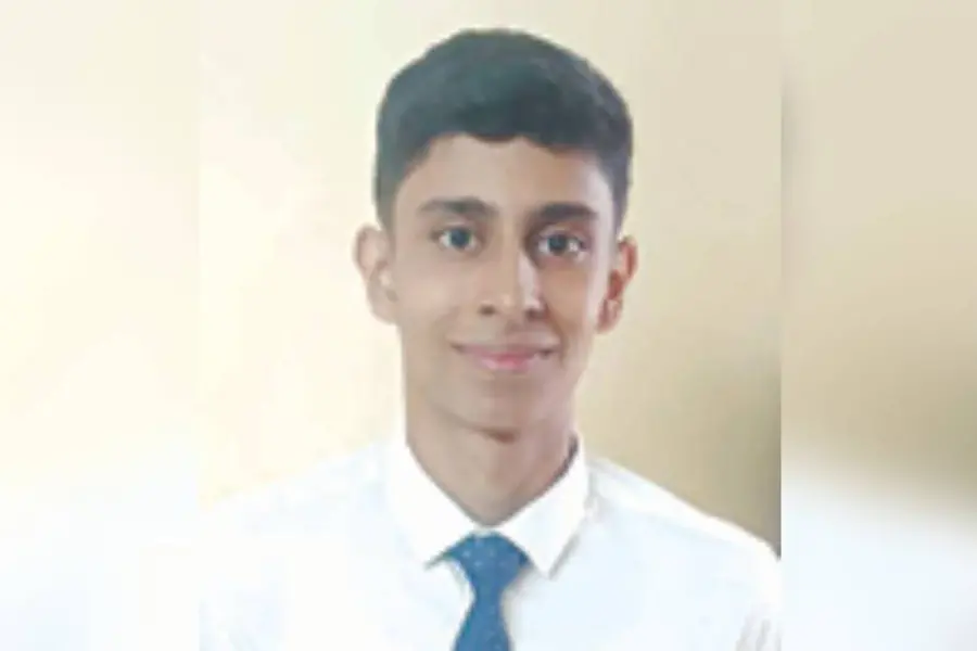 അനിരുദ്ധ് ഇനി യുദ്ധവിമാനം പറത്തും; എന്.ഡി.എ. റാങ്ക് ലിസ്റ്റില് 34-ാമത്, ഏക മലയാളി