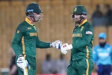ഇംഗ്ലണ്ടിനെ തകര്‍ത്തു; ദക്ഷിണാഫ്രിക്ക ഗ്രൂപ്പില്‍ ഒന്നാംസ്ഥാനക്കാരായി സെമിയില്‍