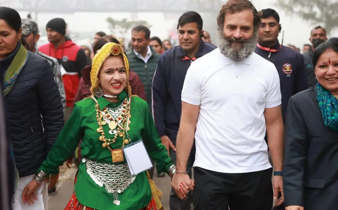 ഹിമാനി നര്വാള് രാഹുല്ഗാന്ധിക്കൊപ്പം | Photo: x.com/himani_narwal