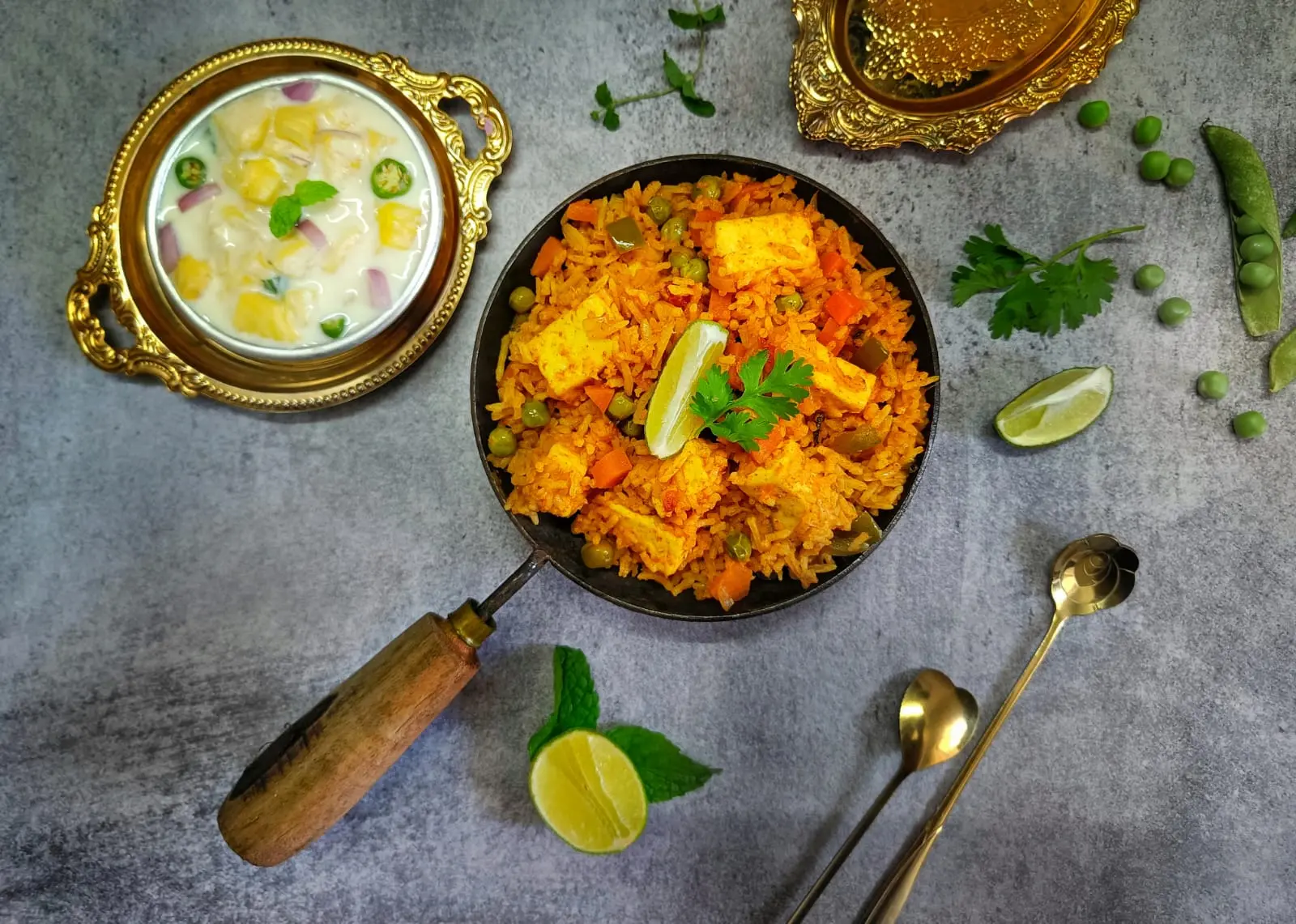 പനീർ തവ പുലാവും പൈനാപ്പിൾ റൈതയും