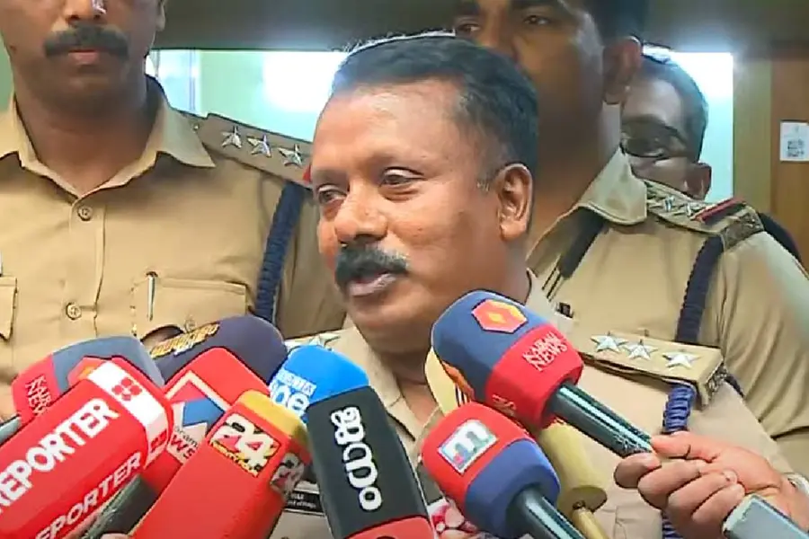കുട്ടിയെ കൊലപ്പെടുത്തിയത് ഹരികുമാർ, അറസ്റ്റ് രേഖപ്പെടുത്തും, അമ്മയെ തത്കാലം വിട്ടയക്കും - പോലീസ്