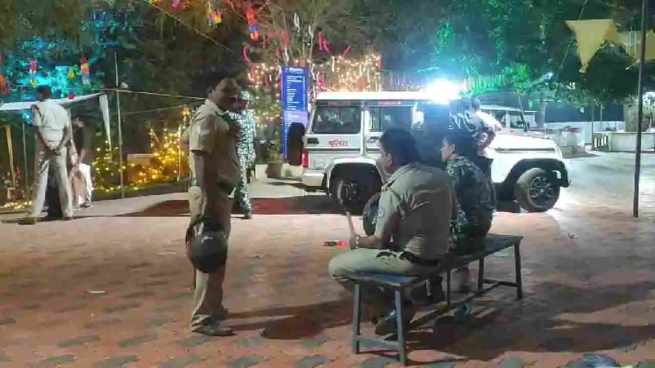 കോഴിക്കോട് പുളിയാവ് കോളജില് സംഘര്ഷത്തെത്തുടര്ന്ന് പോലീസെത്തിയപ്പോള്|photo:mathrubhumi