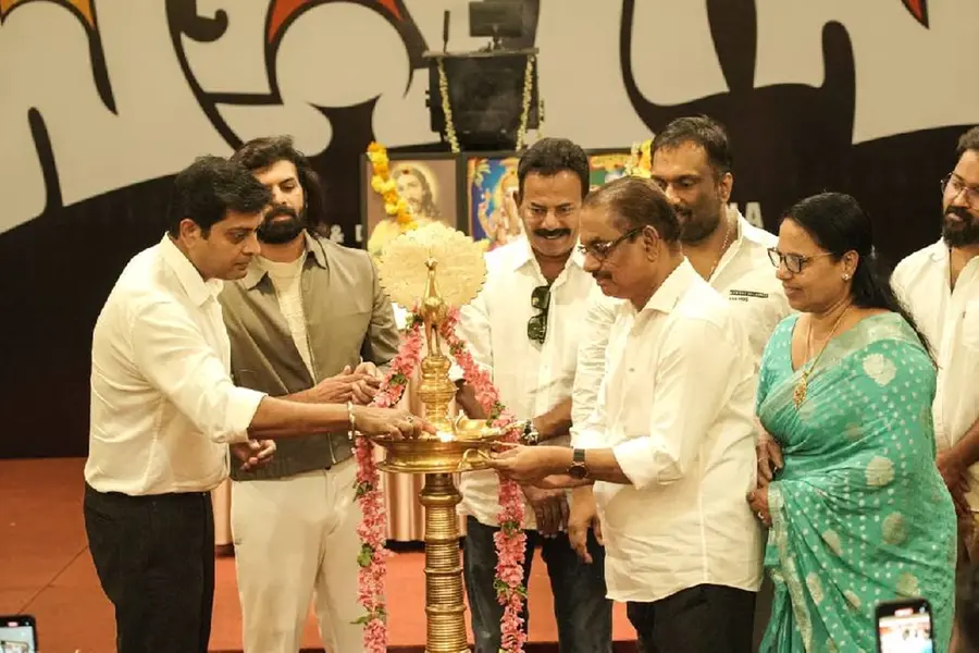ഹ്യൂമർ, ആക്ഷൻ ജോണറിൽ 'സാഹസം' ആരംഭിച്ചു
