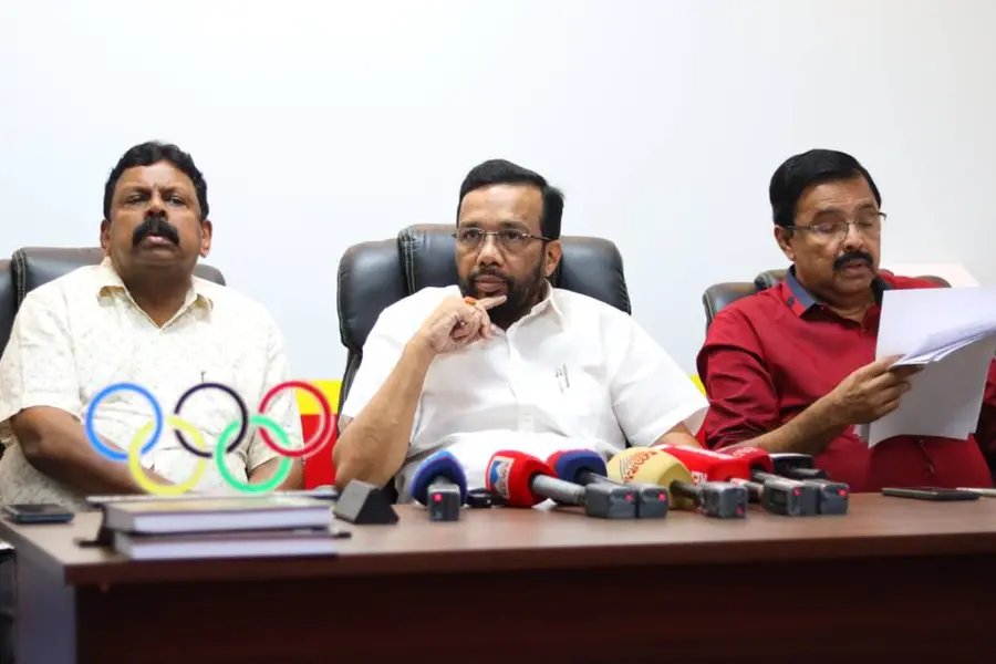 ദേശീയ ഗെയിംസ്: കേരളത്തിന്റെ ആദ്യസംഘം പുറപ്പെട്ടു, പതാക വഹിക്കുന്നത് പി.എസ് ജീന