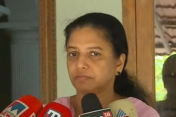 നിയമപോരാട്ടവുമായി മുന്നോട്ടുപോകും, ജോ.കമ്മിഷണറുടെ റിപ്പോർട്ട് സത്യസന്ധം- നവീൻബാബുവിന്റെ ഭാര്യ മഞ്ജുഷ