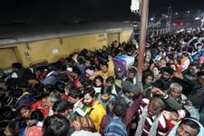 സമാനമായ പേരുള്ള രണ്ട് ട്രെയിനുകള്‍, അറിയിപ്പ് ആശയക്കുഴപ്പമുണ്ടാക്കി; ദുരന്തത്തെപ്പറ്റി പോലീസ്