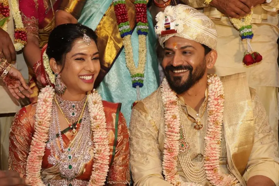 വധു ഡോക്ടറാണ്... പുഷ്പയിലെ നടന് ദാലി ധനഞ്ജയ വിവാഹിതനായി